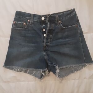 Levi's ribcage shorts